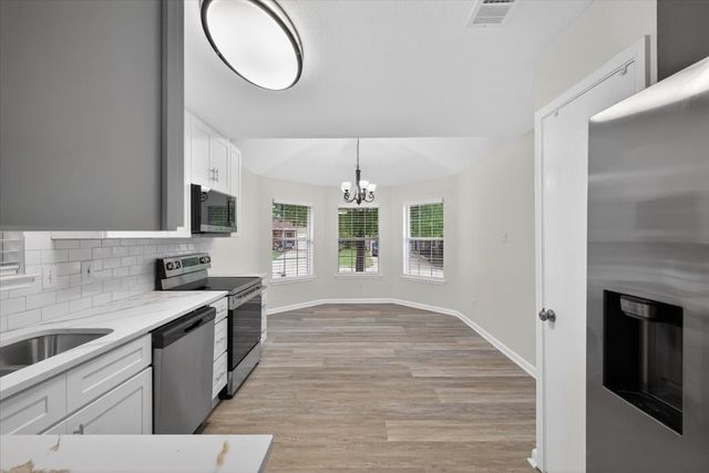 617 Hollyberry Drive, Mansfield, TX 76063