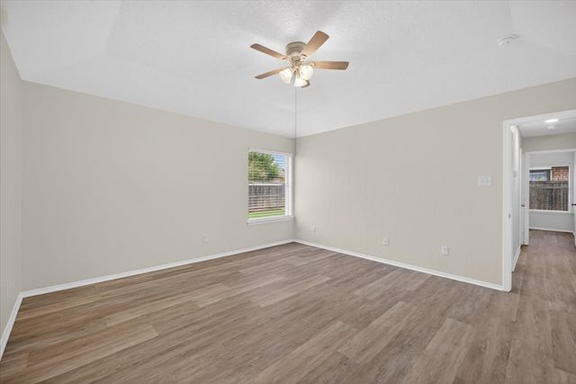 617 Hollyberry Drive, Mansfield, TX 76063