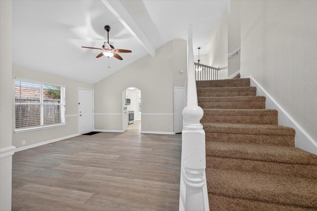 617 Hollyberry Drive, Mansfield, TX 76063