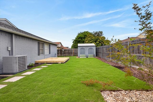 617 Hollyberry Drive, Mansfield, TX 76063