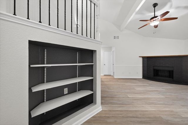 617 Hollyberry Drive, Mansfield, TX 76063