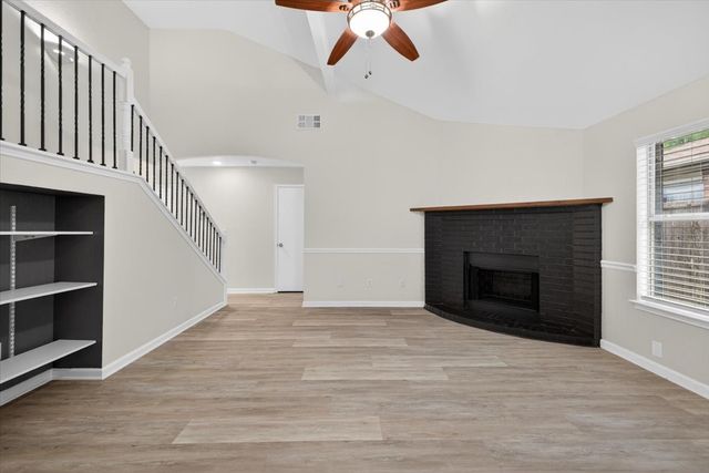 617 Hollyberry Drive, Mansfield, TX 76063