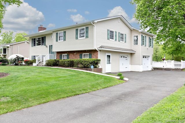 55 Stonewall Lane, Congers, NY 10920
