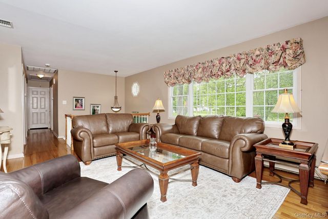 55 Stonewall Lane, Congers, NY 10920