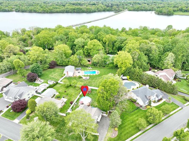 55 Stonewall Lane, Congers, NY 10920