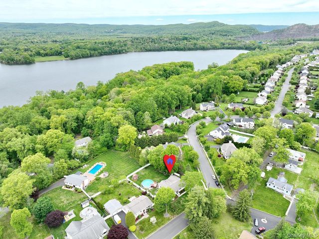 55 Stonewall Lane, Congers, NY 10920