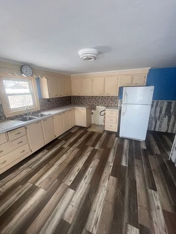 49 Sparks, Lowell, MA 01854