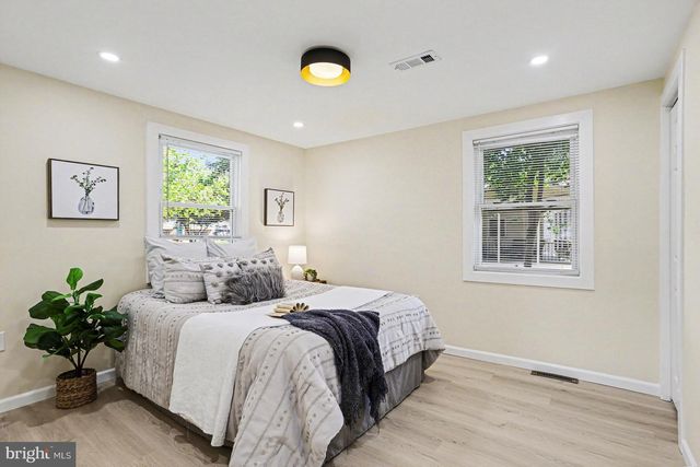 910 PIERPOINT DR, Pasadena, MD 21122