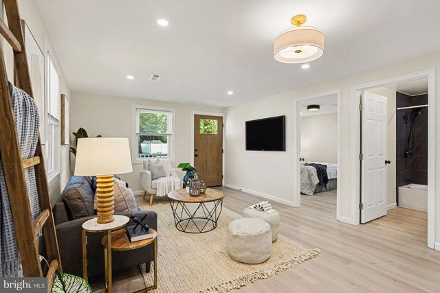 910 PIERPOINT DR, Pasadena, MD 21122