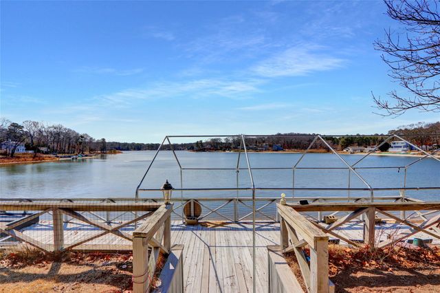 243 Lakeside Trail, Ridge, NY 11961