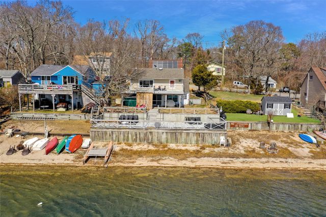 243 Lakeside Trail, Ridge, NY 11961