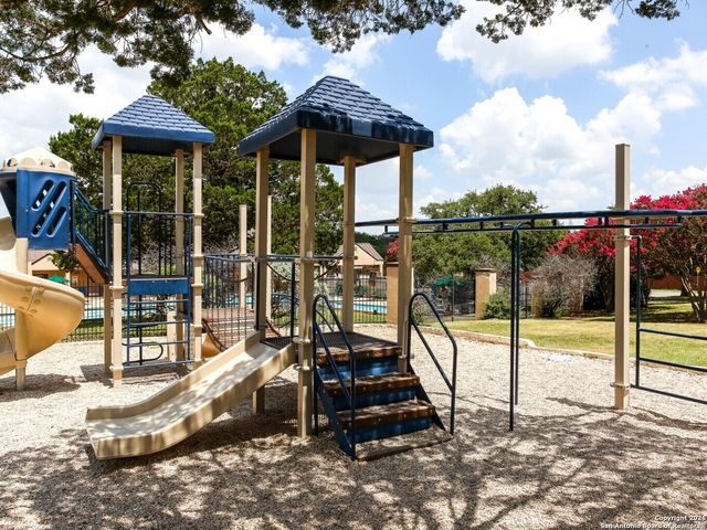 18118 Summer Knoll, San Antonio, TX 78258