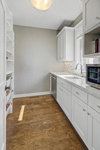 3812 Thomas Avenue S, Minneapolis, MN 55410