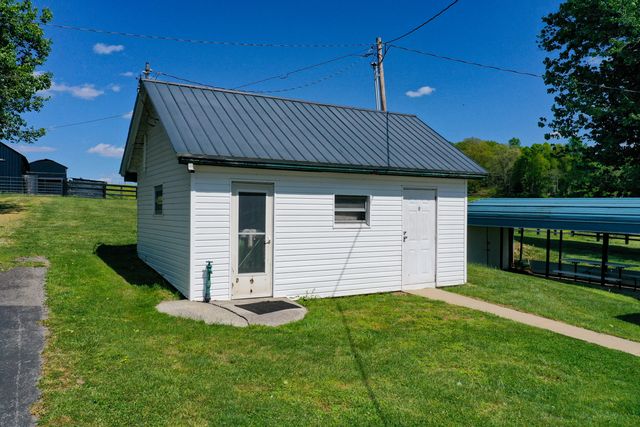7409 Highway 490, East Bernstadt, KY 40729
