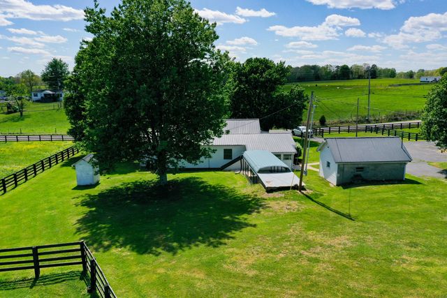 7409 Highway 490, East Bernstadt, KY 40729