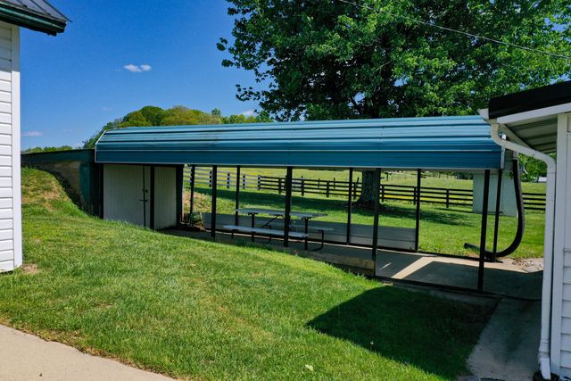 7409 Highway 490, East Bernstadt, KY 40729