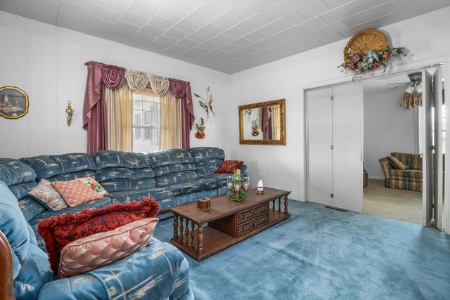 7409 Highway 490, East Bernstadt, KY 40729