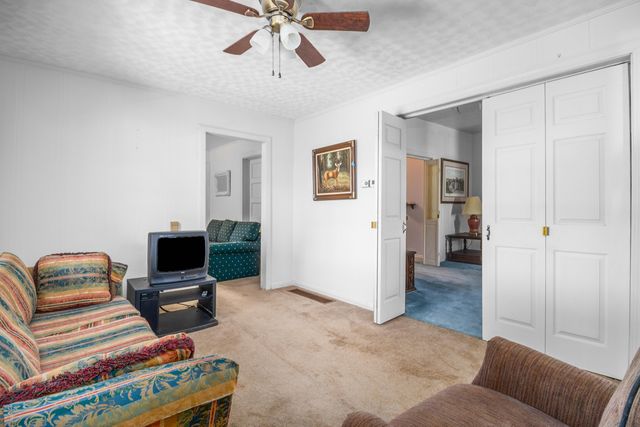 7409 Highway 490, East Bernstadt, KY 40729