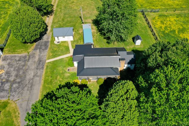 7409 Highway 490, East Bernstadt, KY 40729