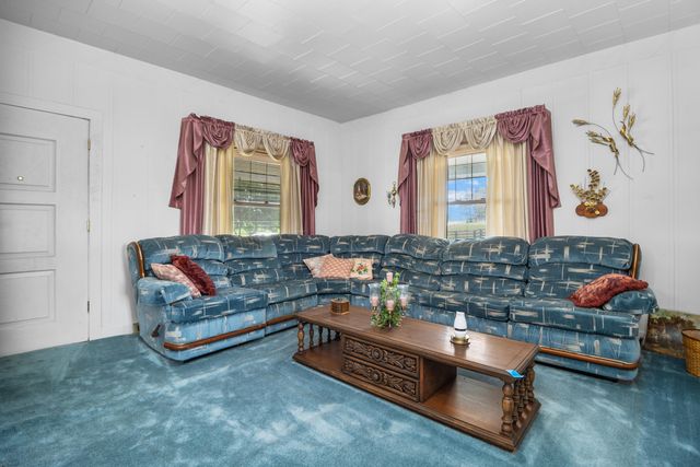 7409 Highway 490, East Bernstadt, KY 40729