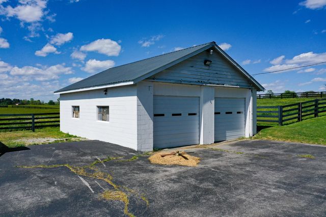 7409 Highway 490, East Bernstadt, KY 40729