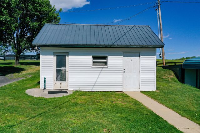 7409 Highway 490, East Bernstadt, KY 40729