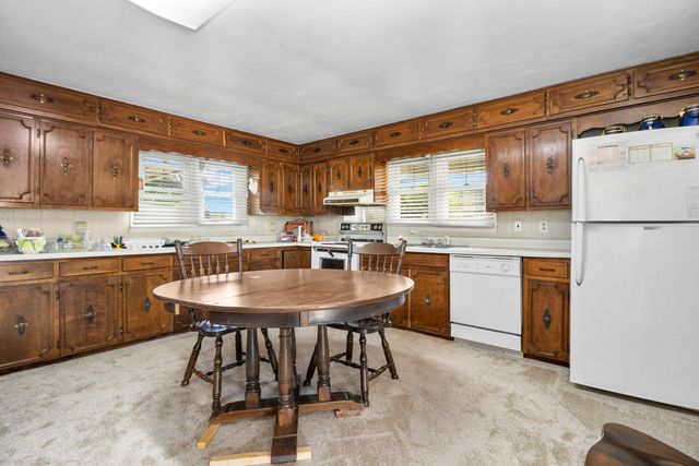 7409 Highway 490, East Bernstadt, KY 40729