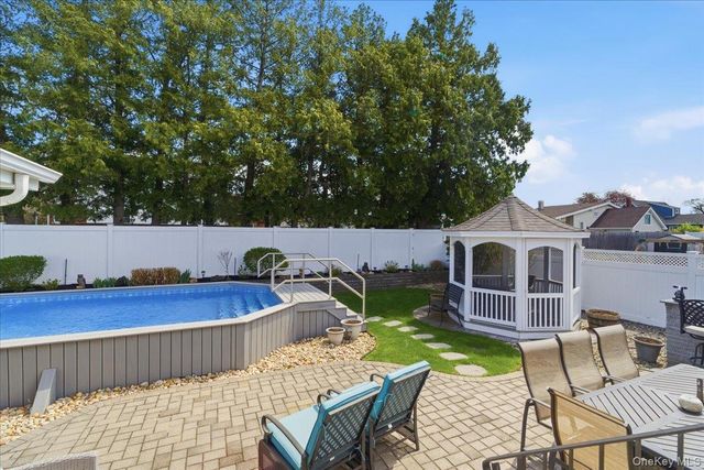241 W 18th Street, Deer Park, NY 11729