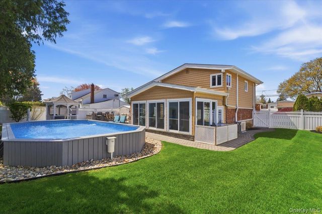 241 W 18th Street, Deer Park, NY 11729