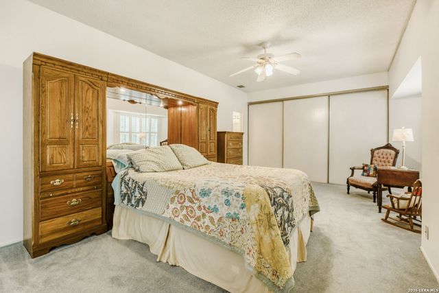 8201 Rimline Dr, San Antonio, TX 78251