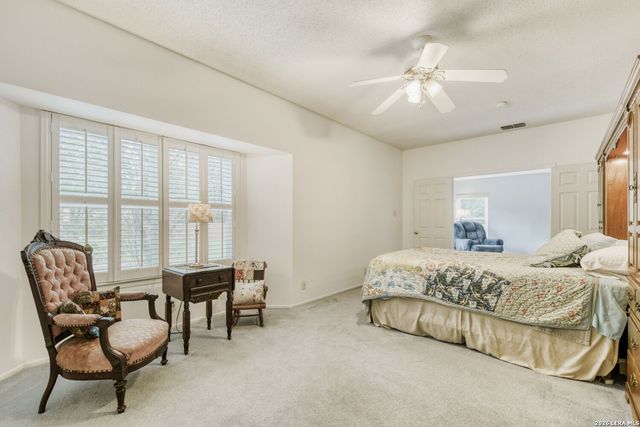 8201 Rimline Dr, San Antonio, TX 78251