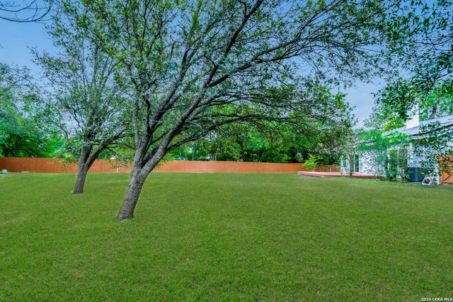 8201 Rimline Dr, San Antonio, TX 78251