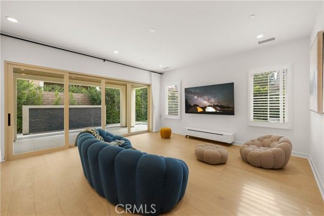 242 Sutters, Irvine, CA 92602