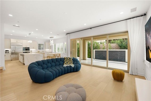 242 Sutters, Irvine, CA 92602