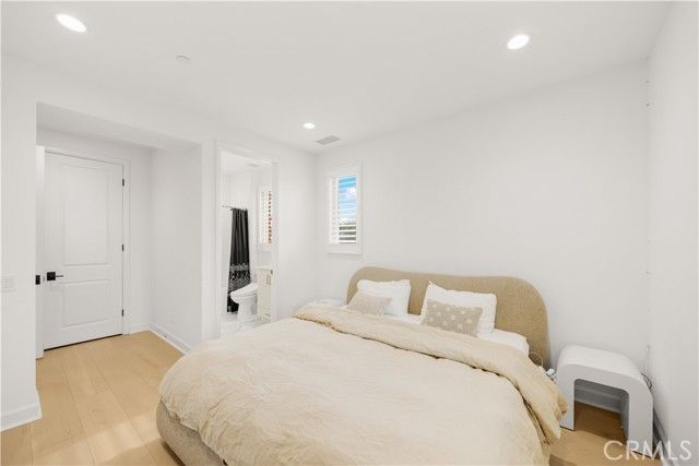 242 Sutters, Irvine, CA 92602