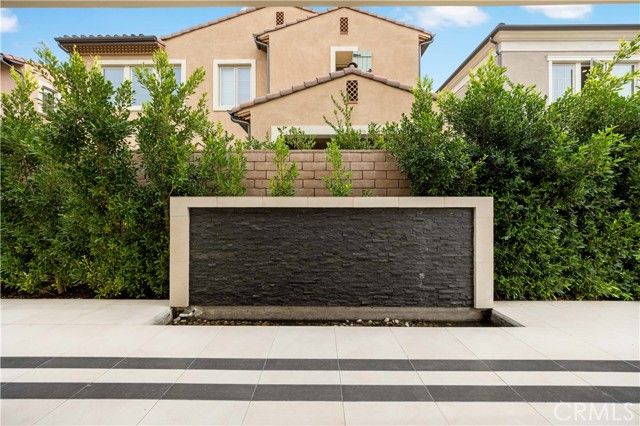 242 Sutters, Irvine, CA 92602