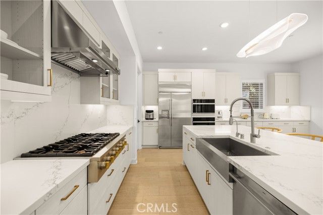 242 Sutters, Irvine, CA 92602