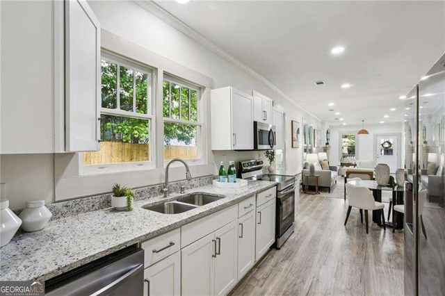 3072 Semmes Street, East Point, GA 30344
