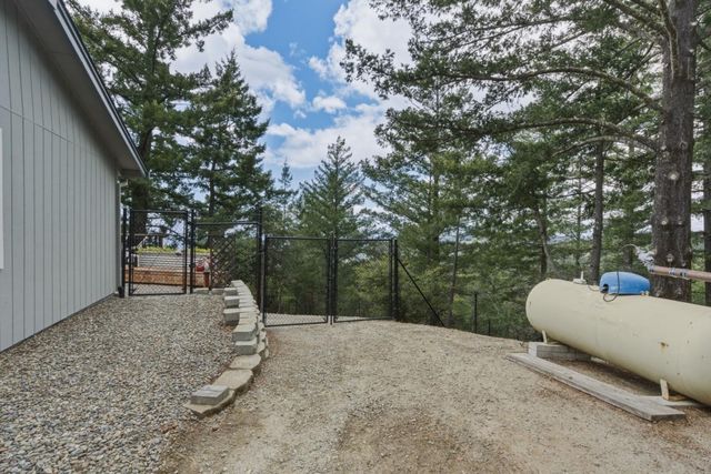 27510 Loma Prieta Way, Los Gatos, CA 95033