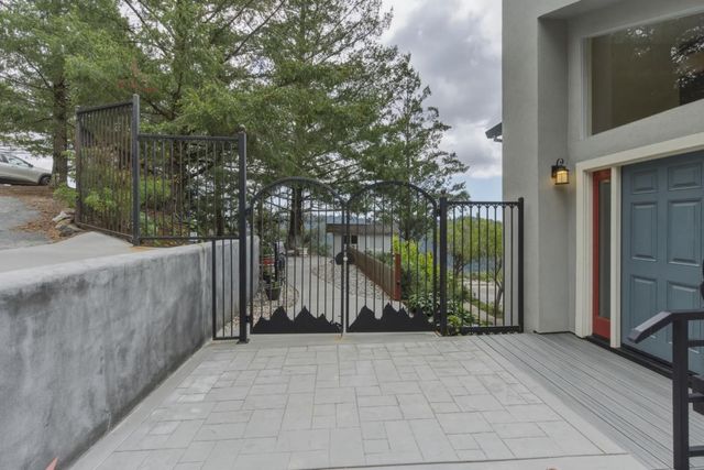 27510 Loma Prieta Way, Los Gatos, CA 95033