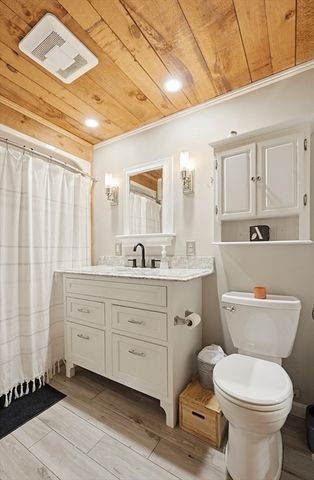 9 River St, Upton, MA 01568