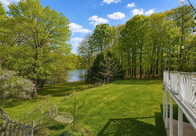 9 River St, Upton, MA 01568