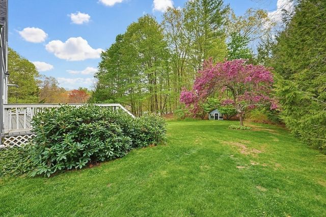 9 River St, Upton, MA 01568