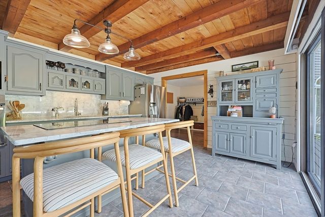 9 River St, Upton, MA 01568