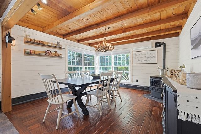 9 River St, Upton, MA 01568