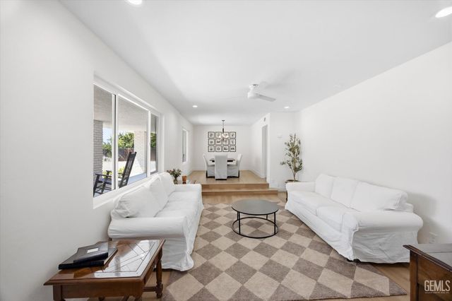 3811 View Street, Bakersfield, CA 93306