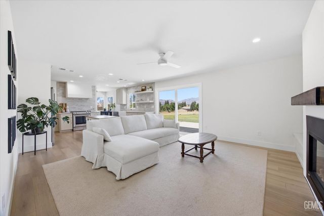 3811 View Street, Bakersfield, CA 93306