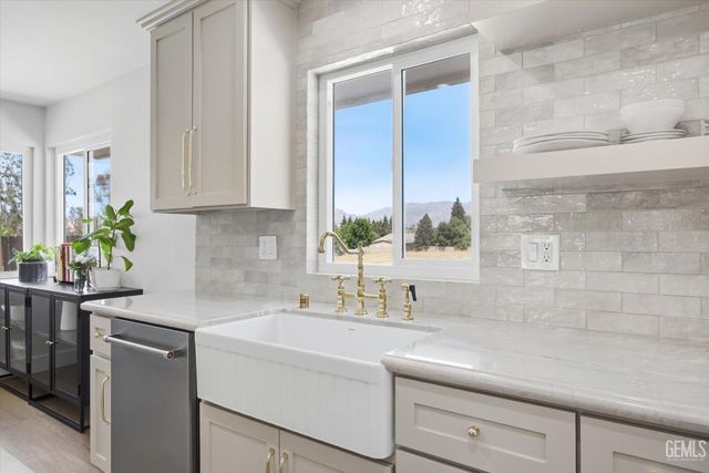 3811 View Street, Bakersfield, CA 93306