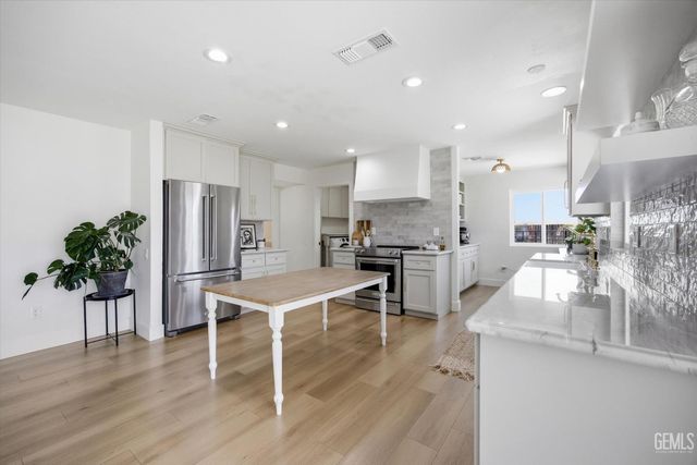 3811 View Street, Bakersfield, CA 93306