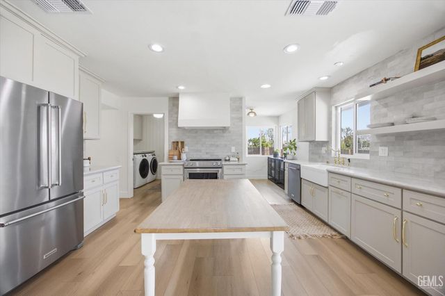 3811 View Street, Bakersfield, CA 93306